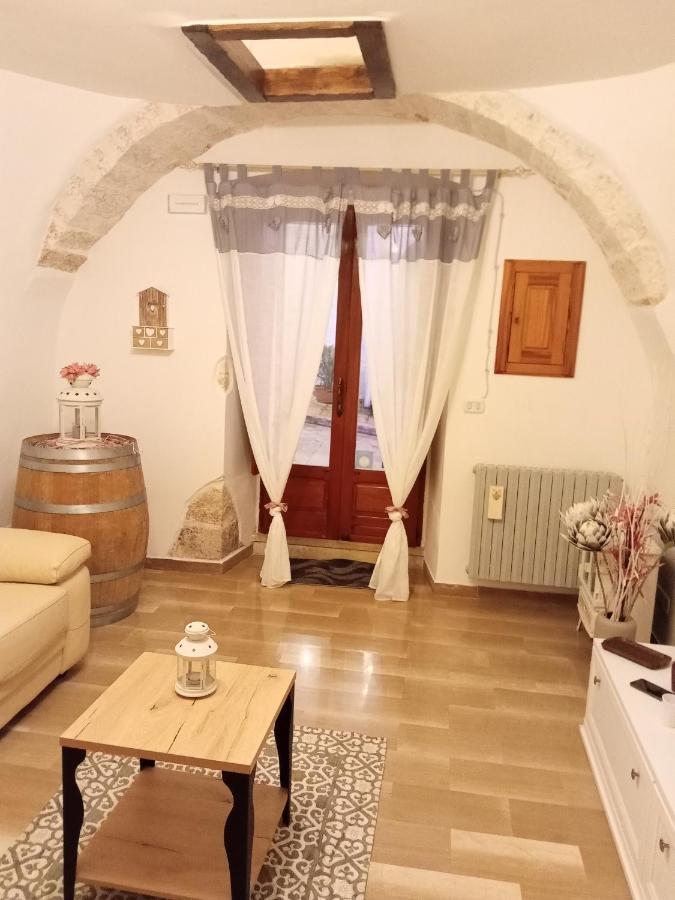 "B&B La Lanterna" Trulli & Dimore Storiche อัลเบโรเบลโล ภายนอก รูปภาพ